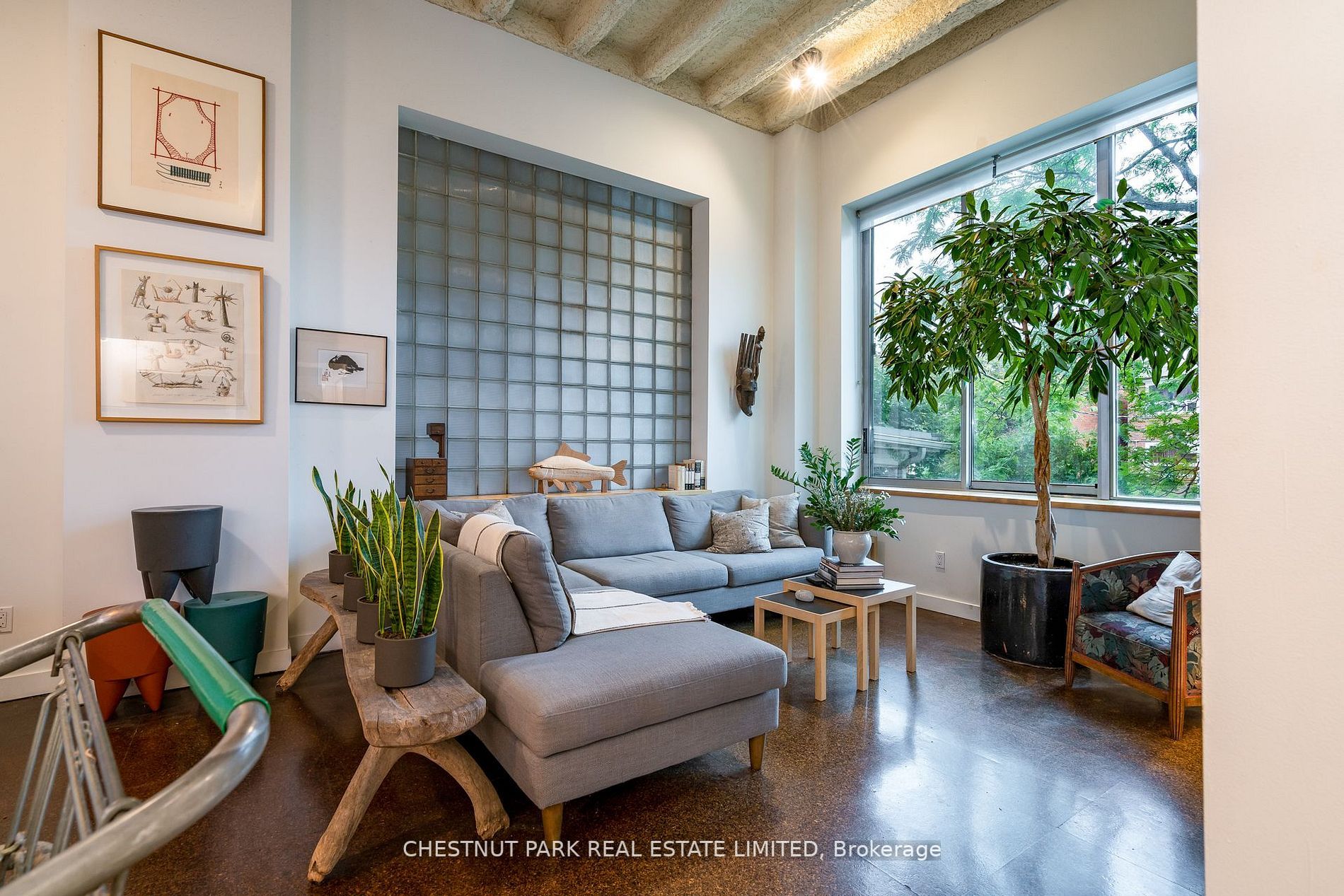 21 Nassau St, #208