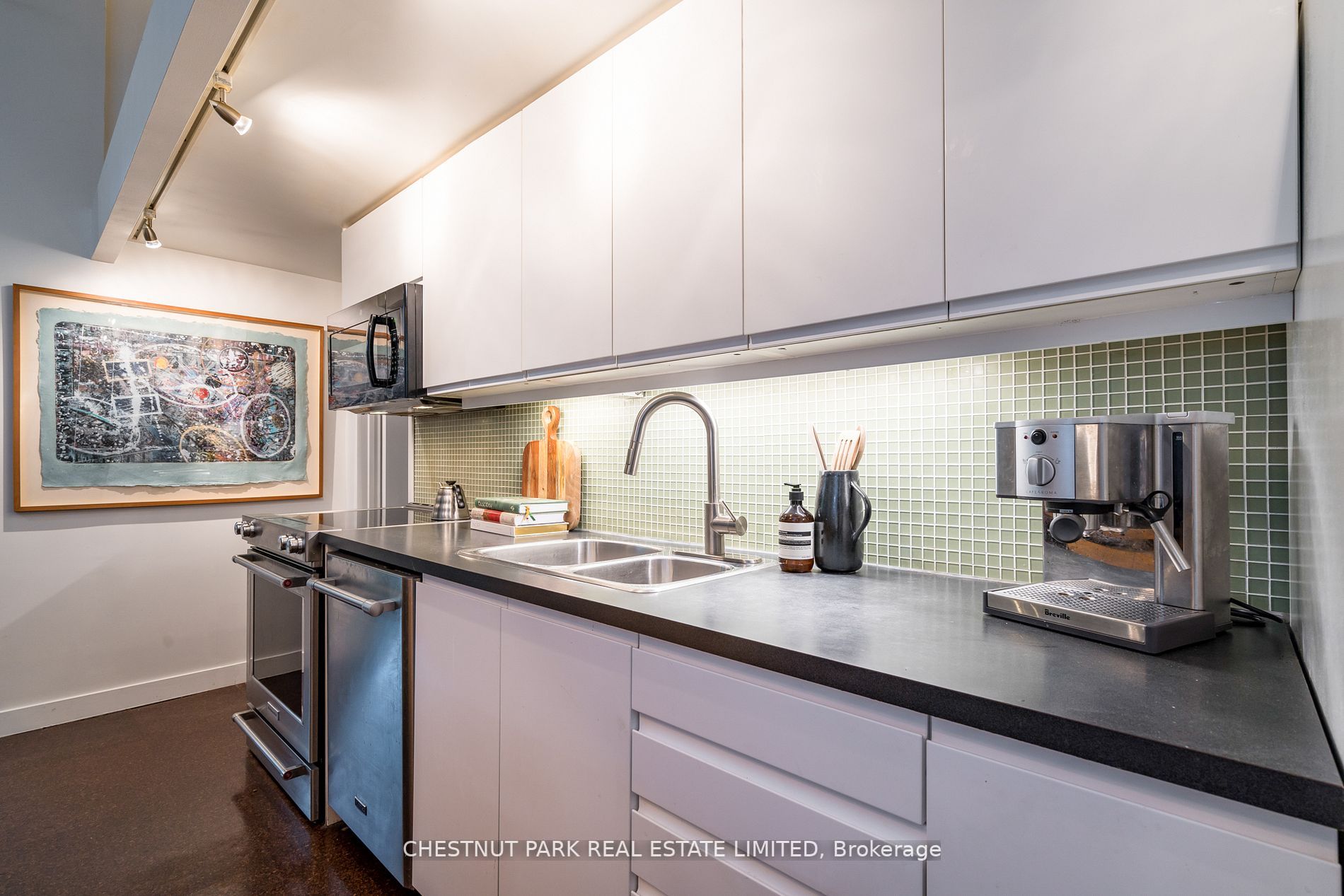 21 Nassau St, #208