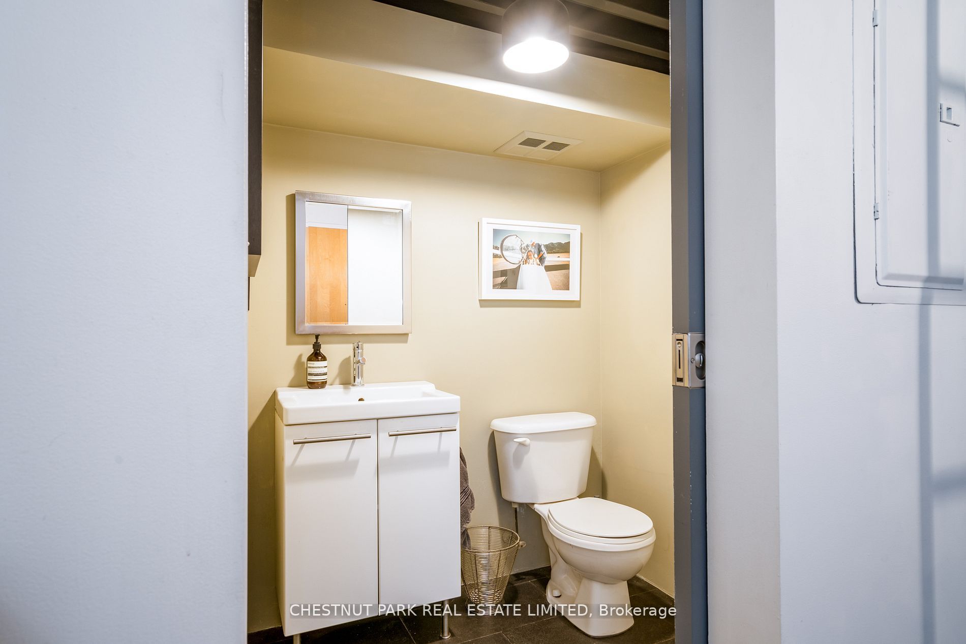 21 Nassau St, #208