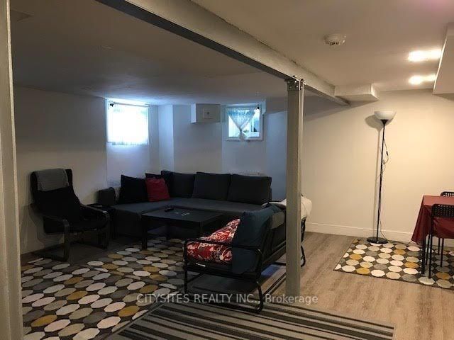 299 Rosewell Avenue