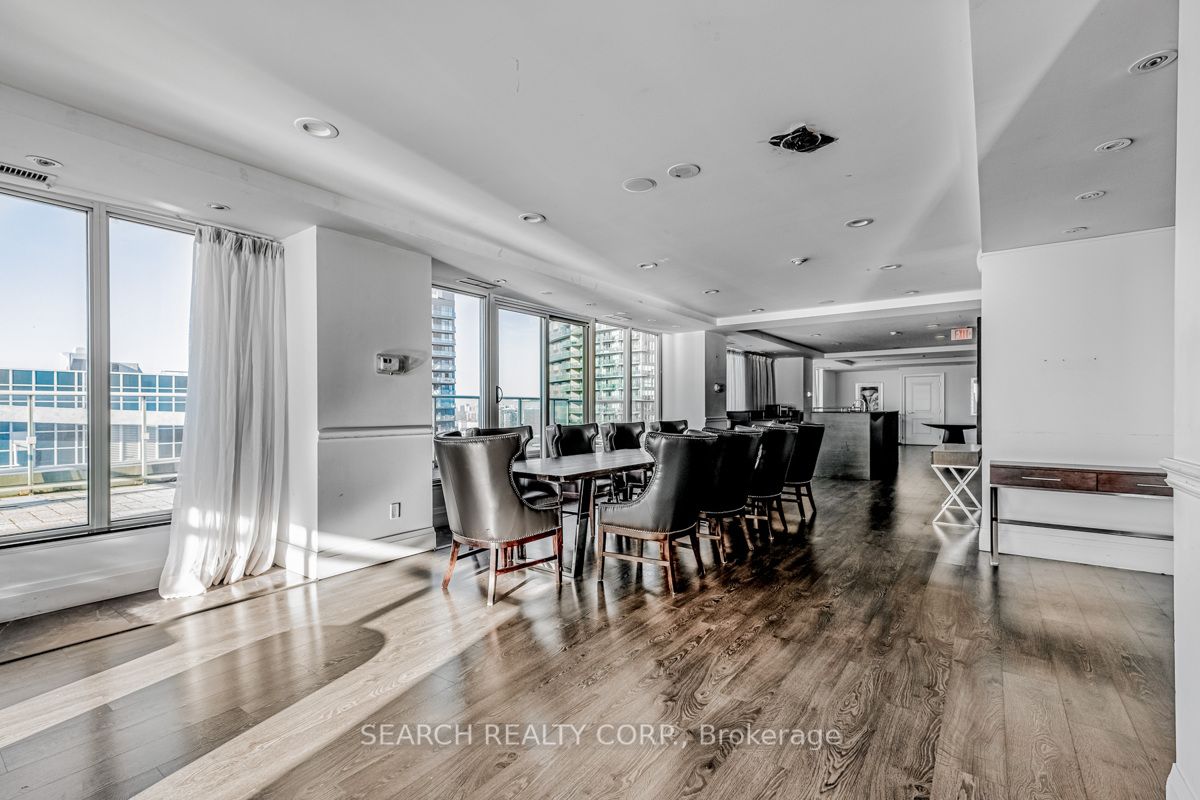 75 East Liberty St, #1801