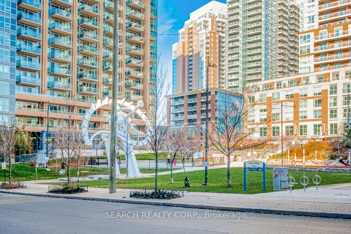 75 East Liberty St, #1801