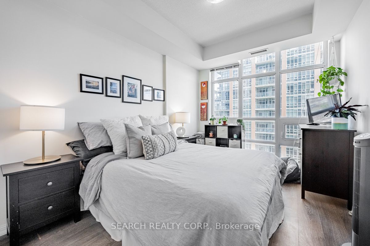 75 East Liberty St, #1801