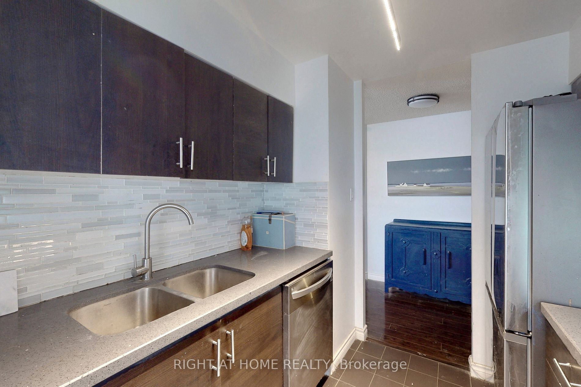 25 Maitland St, #205