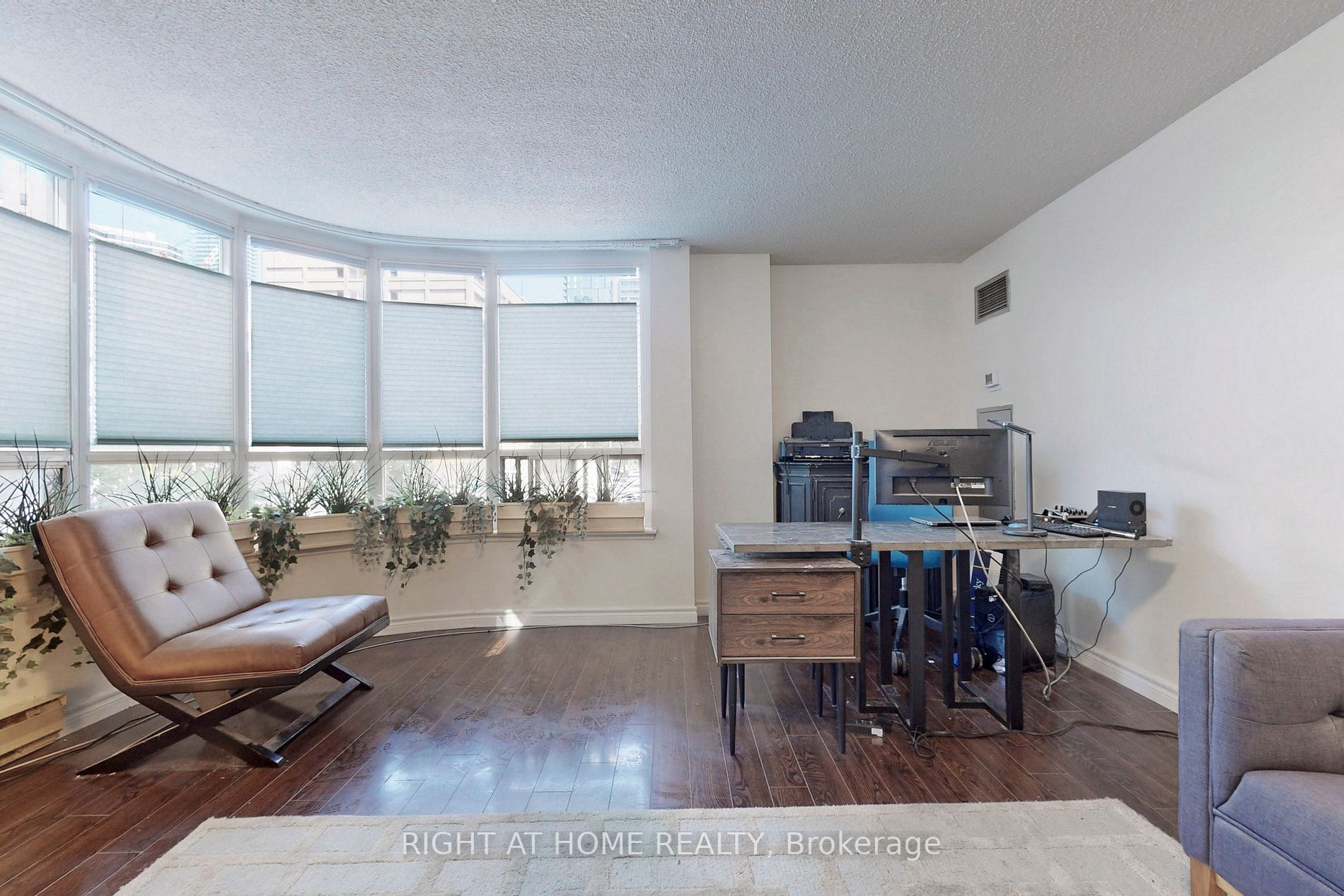 25 Maitland St, #205