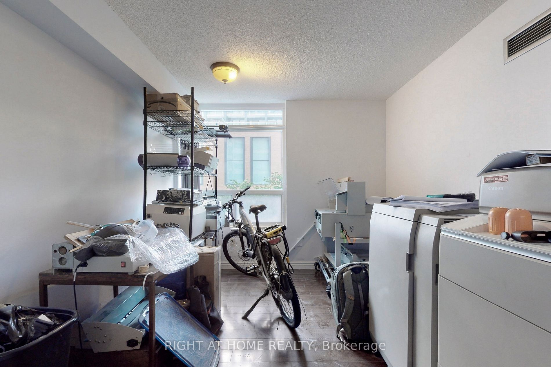 25 Maitland St, #205