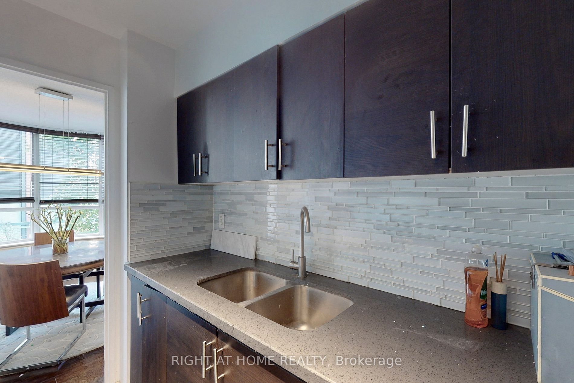 25 Maitland St, #205