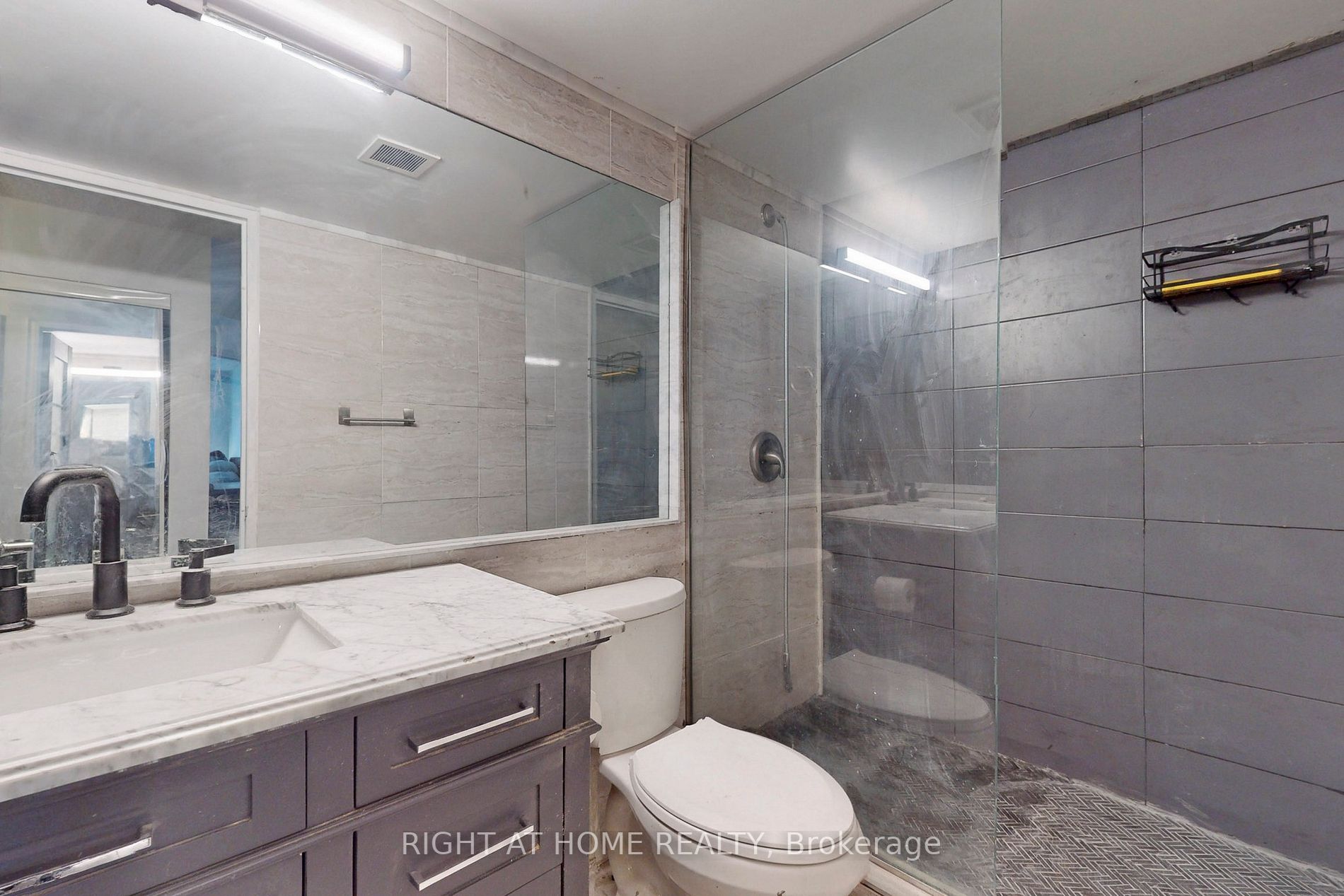 25 Maitland St, #205