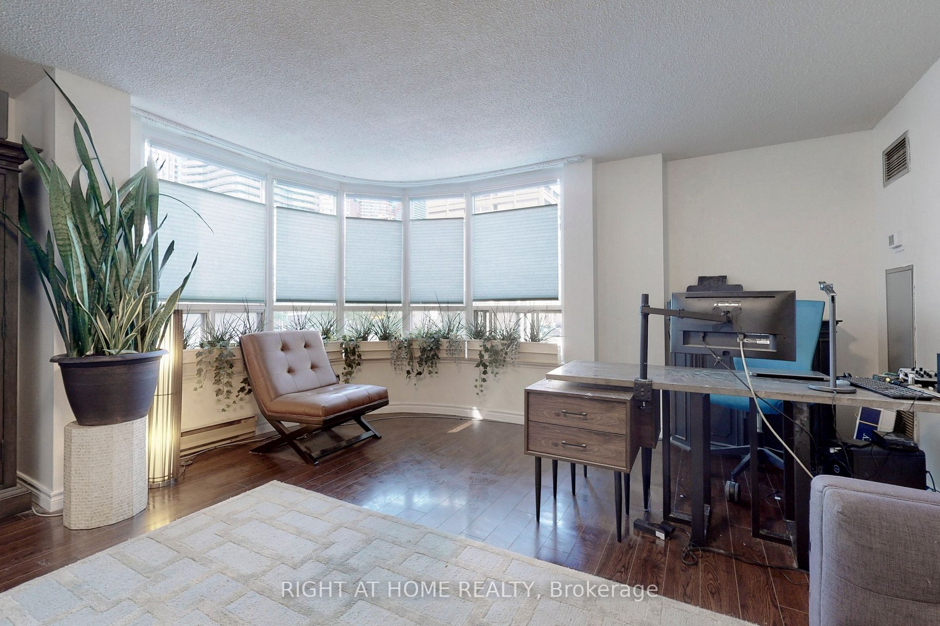 25 Maitland St, #205