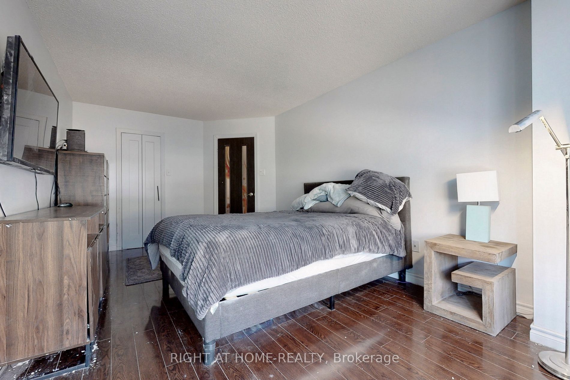 25 Maitland St, #205