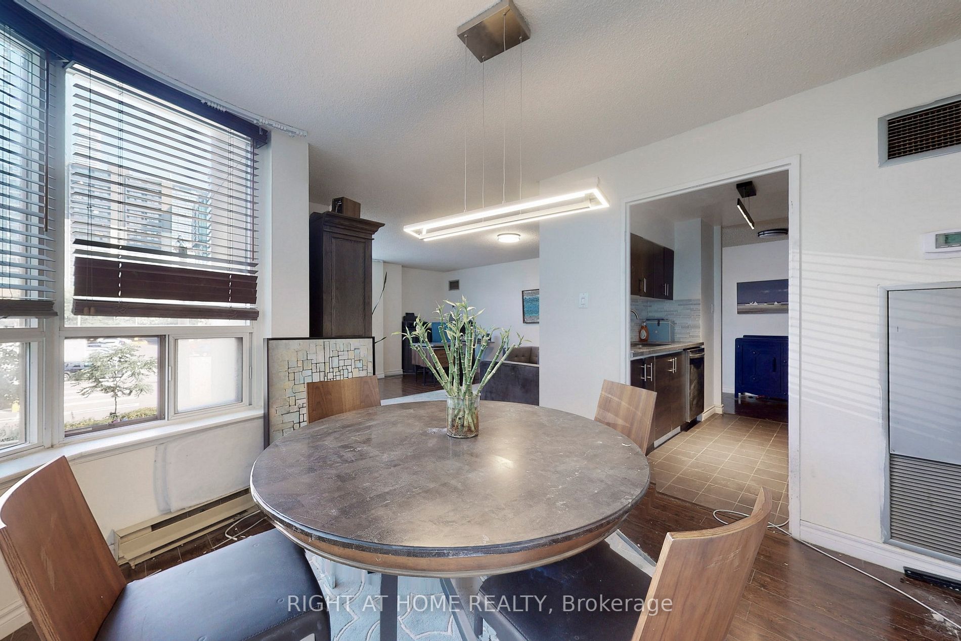 25 Maitland St, #205