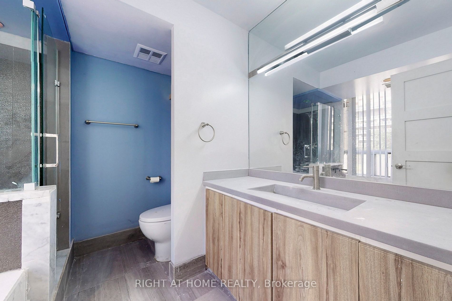 25 Maitland St, #205