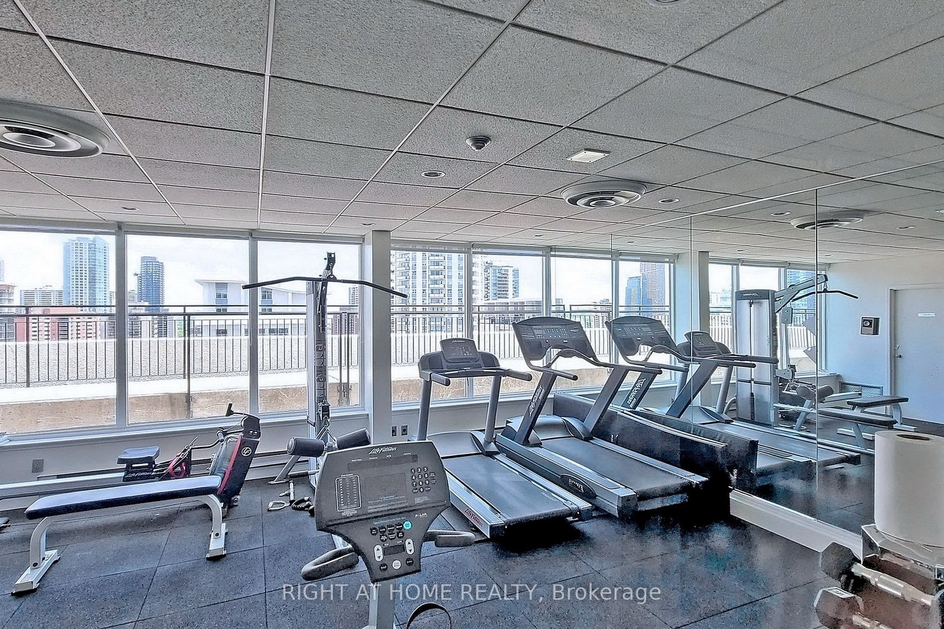25 Maitland St, #205
