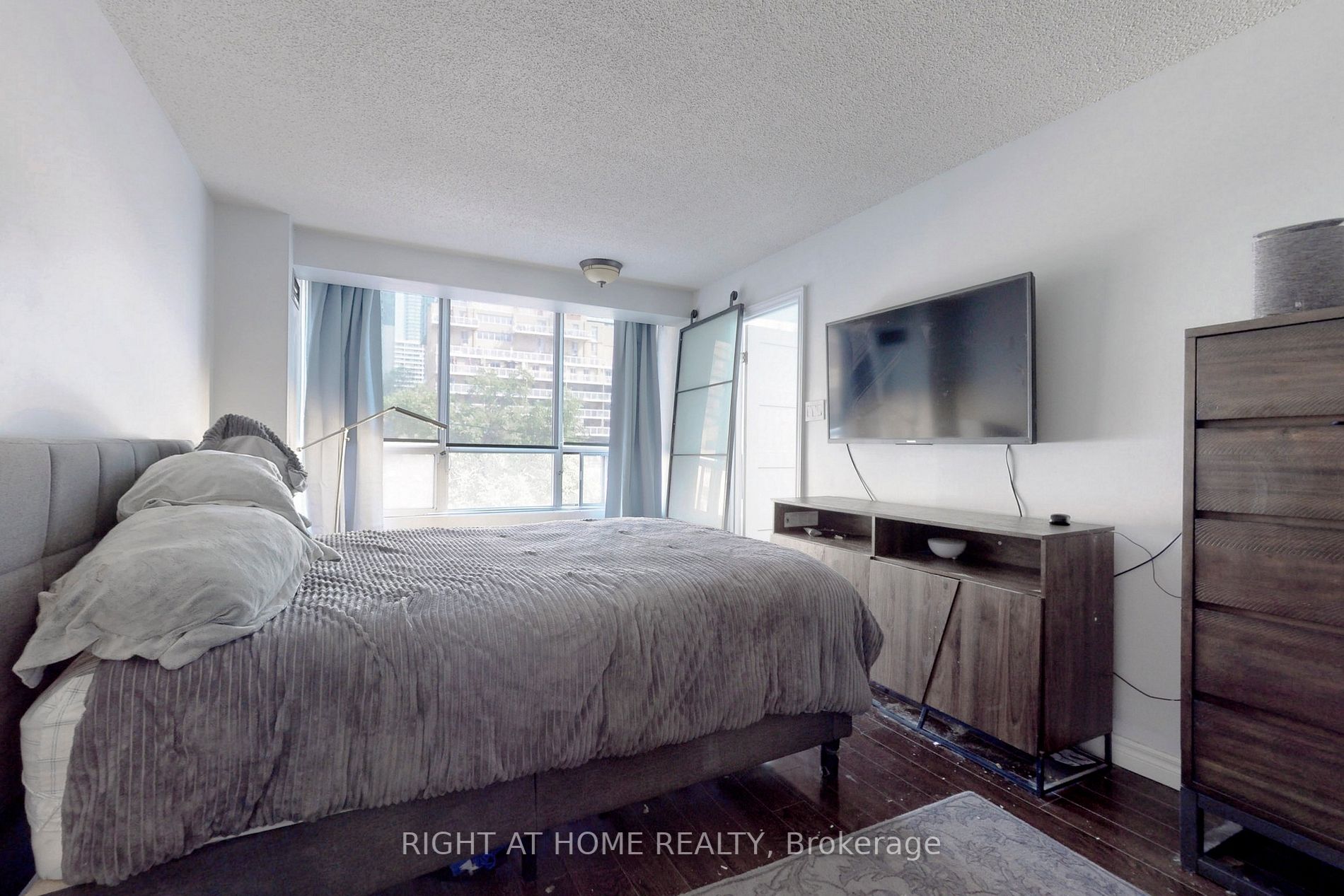 25 Maitland St, #205