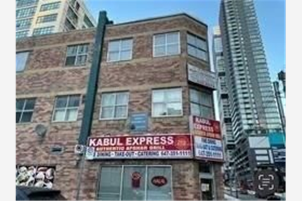 126 Dundas St E, Toronto