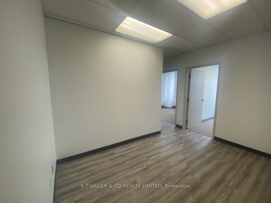 3335 Yonge St, #400