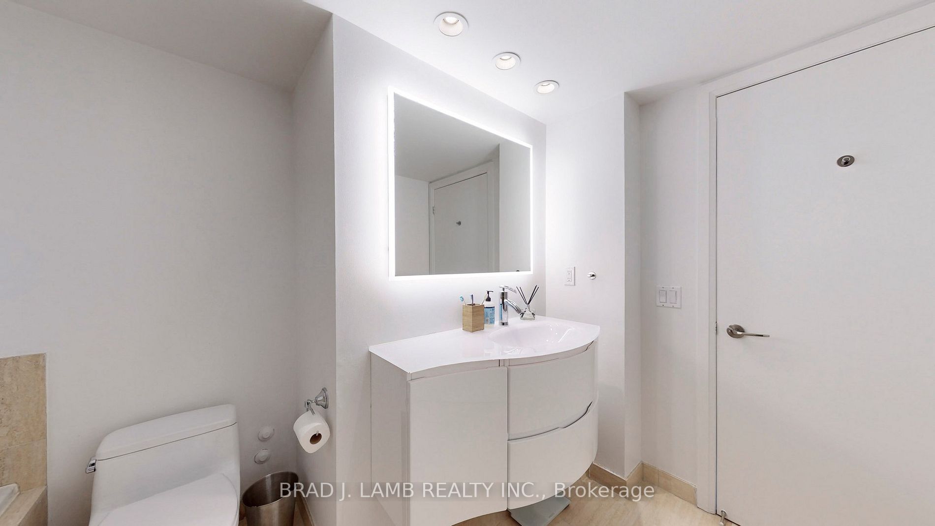 3 McAlpine Street, #411