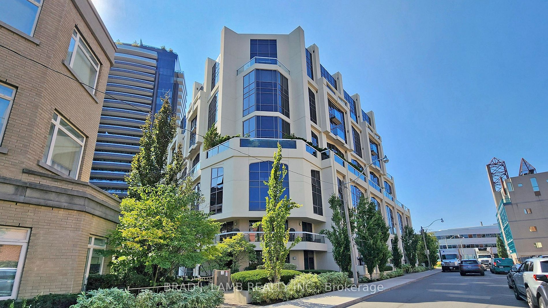 3 McAlpine Street, #411