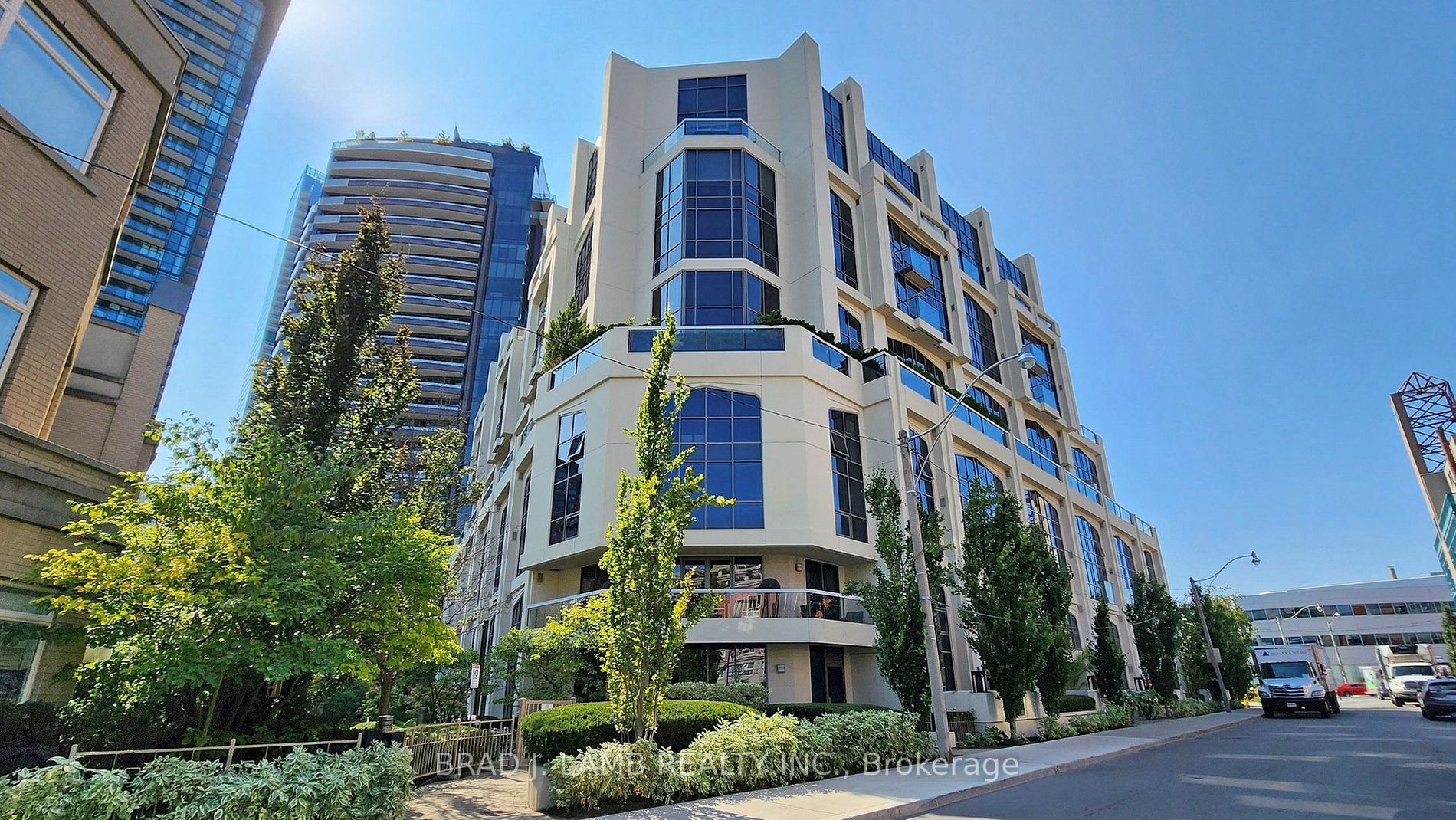 3 McAlpine Street, #411