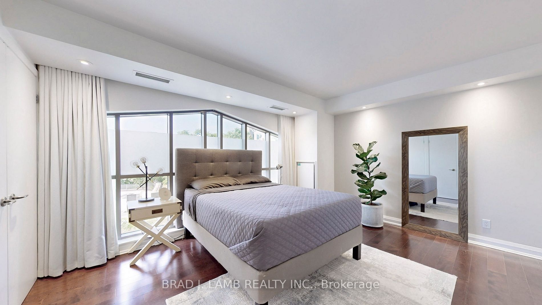 3 McAlpine Street, #411