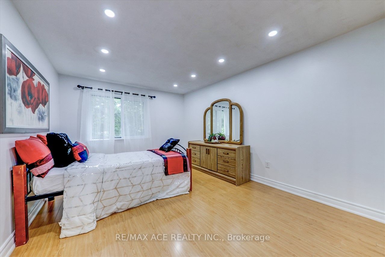 25 Pebble Bywy, #21