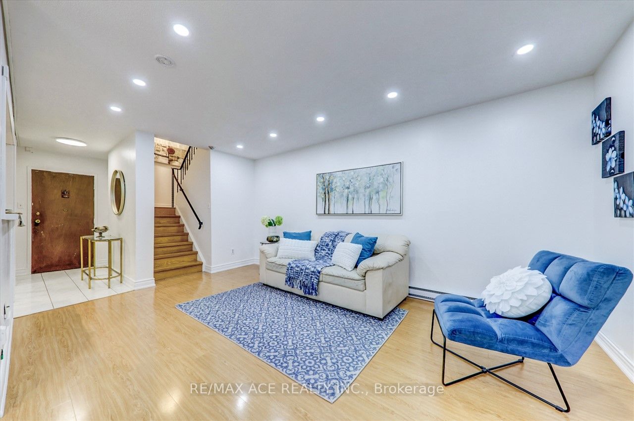 25 Pebble Bywy, #21