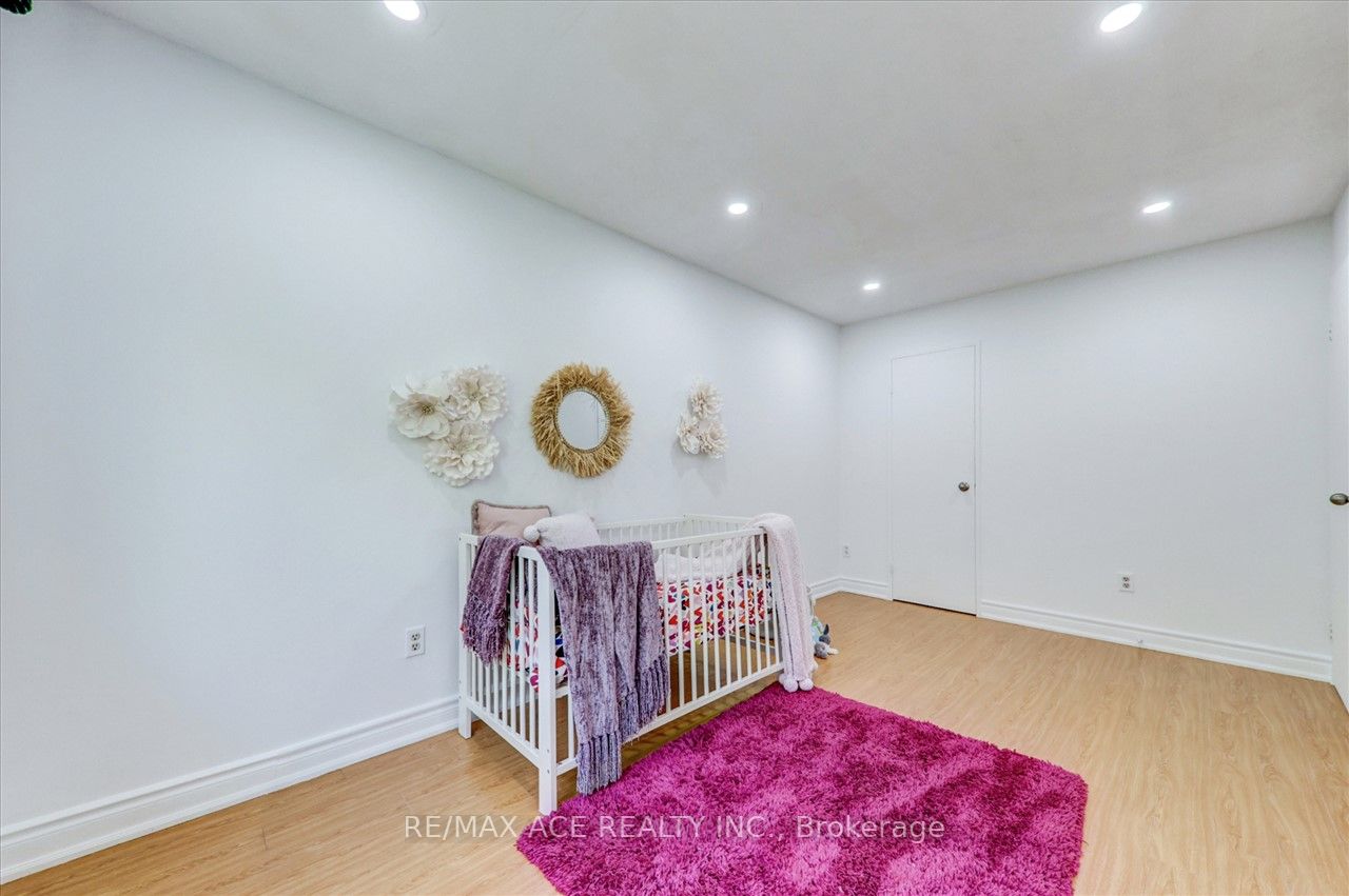 25 Pebble Bywy, #21