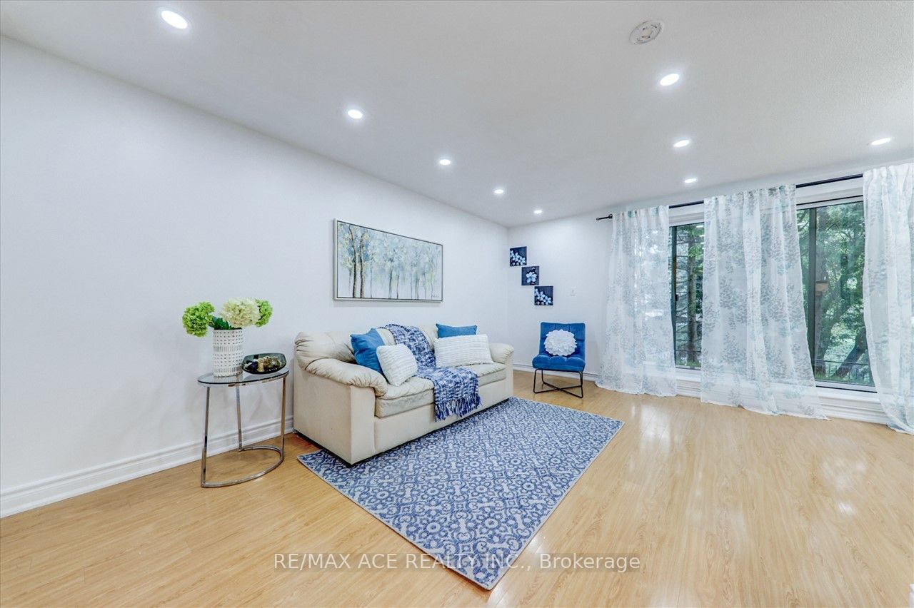 25 Pebble Bywy, #21