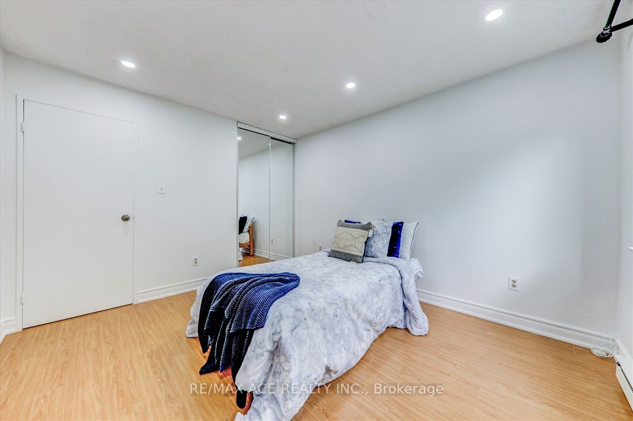 25 Pebble Bywy, #21
