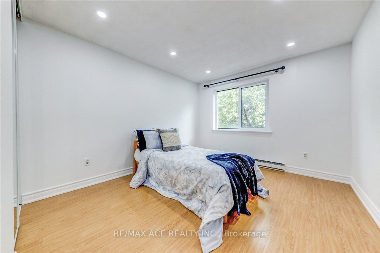 25 Pebble Bywy, #21