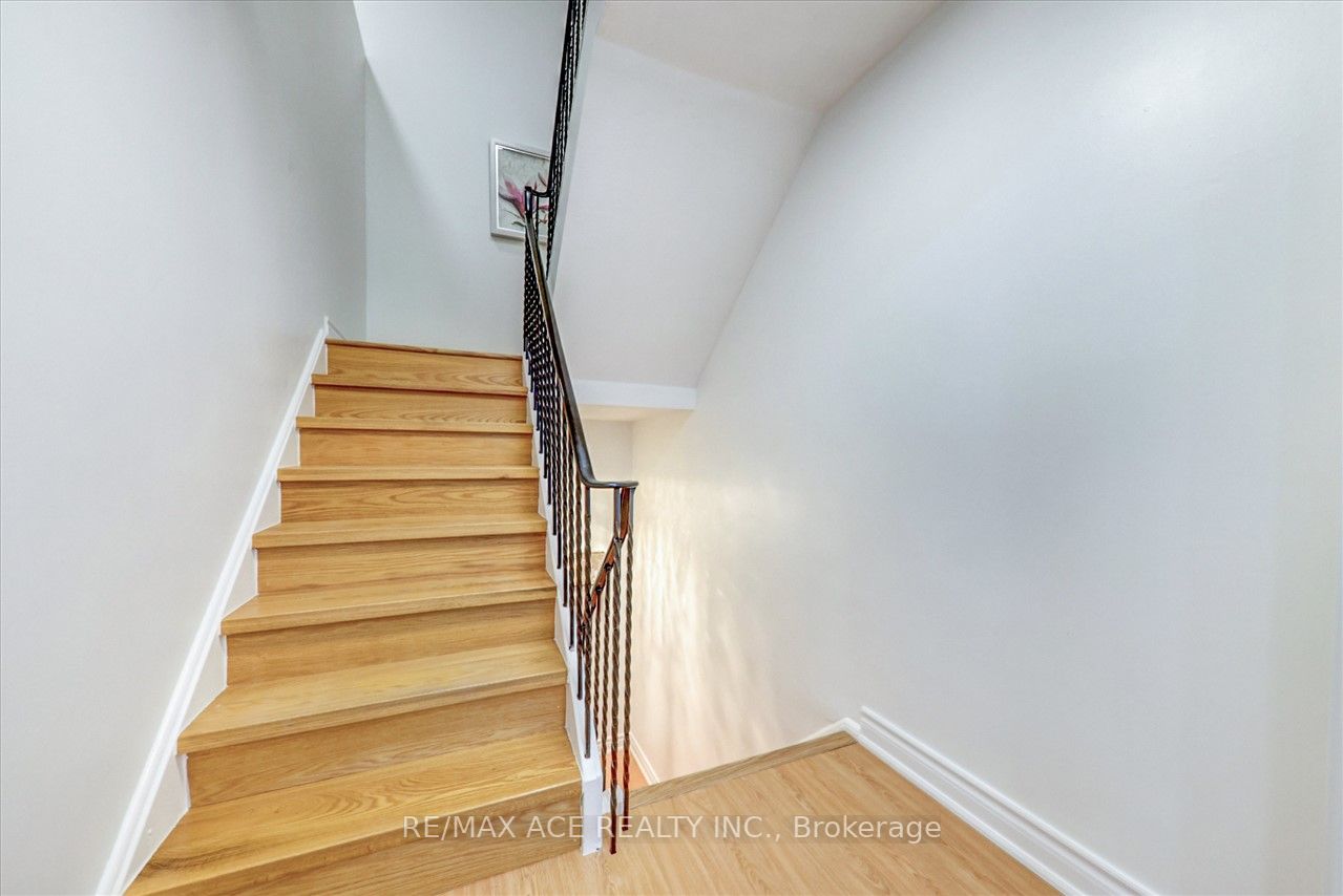 25 Pebble Bywy, #21