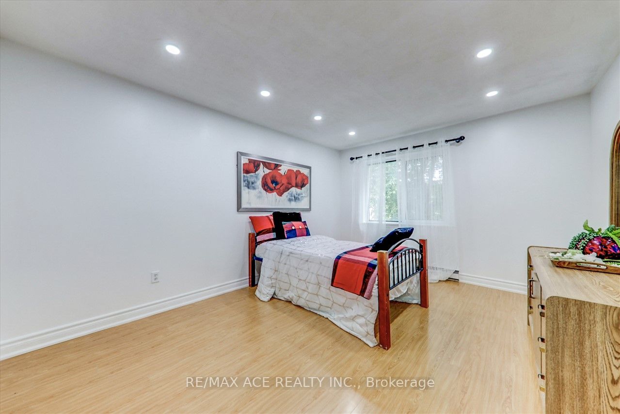 25 Pebble Bywy, #21