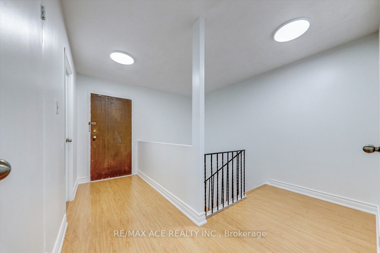 25 Pebble Bywy, #21