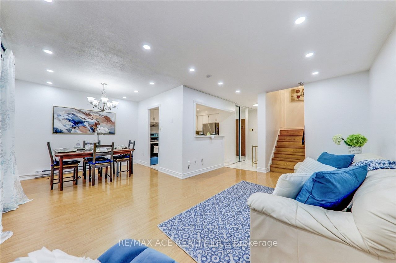 25 Pebble Bywy, #21