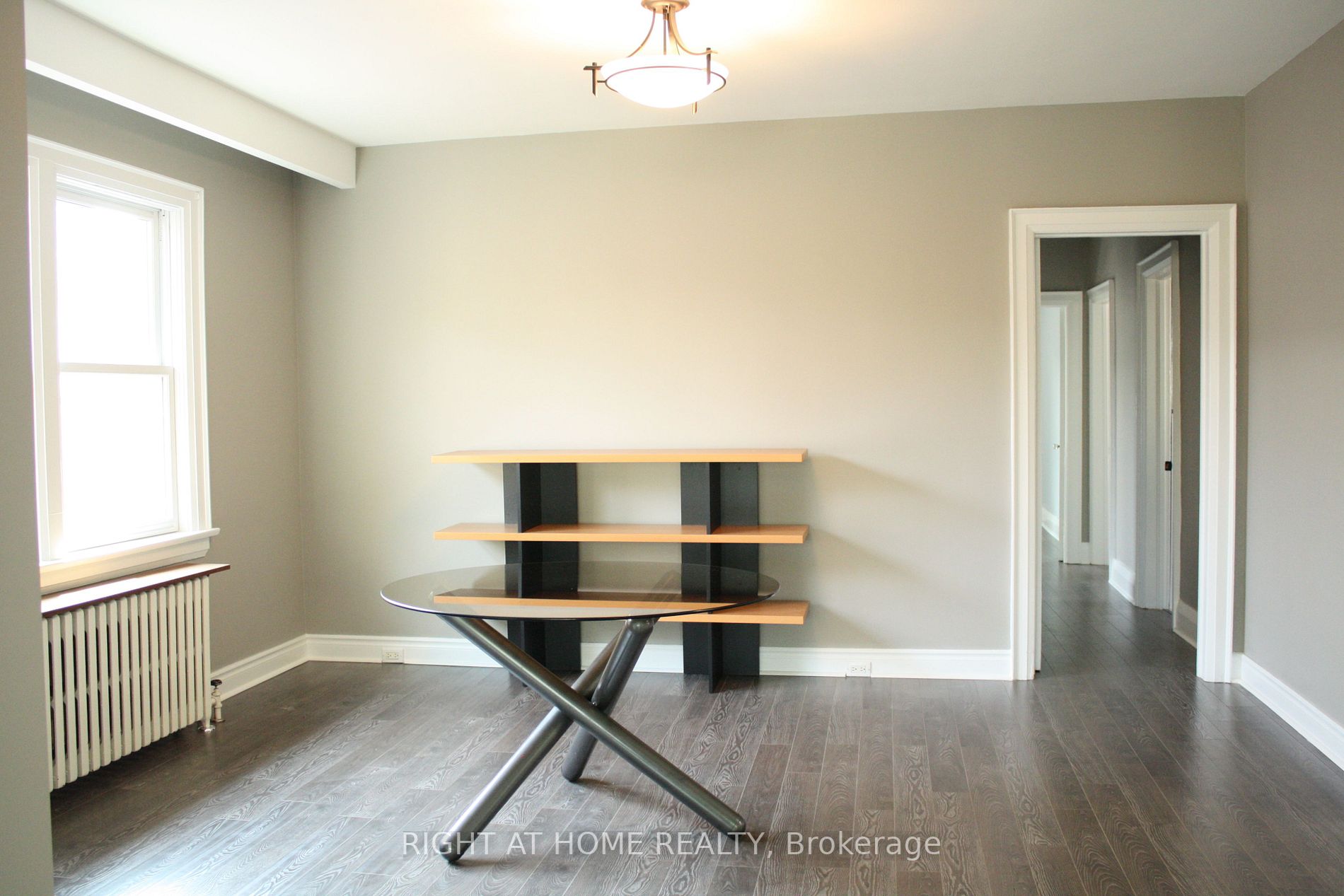 24 BRAEMAR Avenue, #UPPER