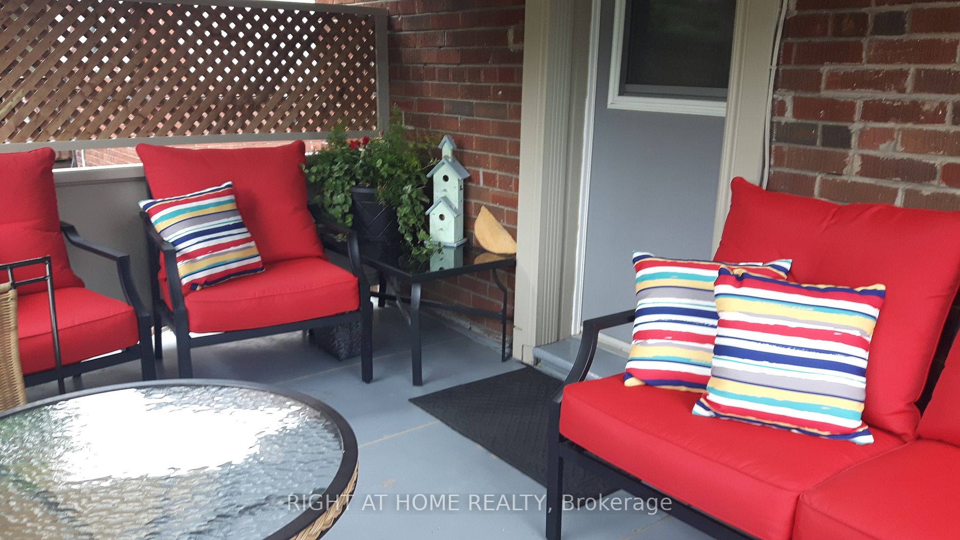24 BRAEMAR Avenue, #UPPER