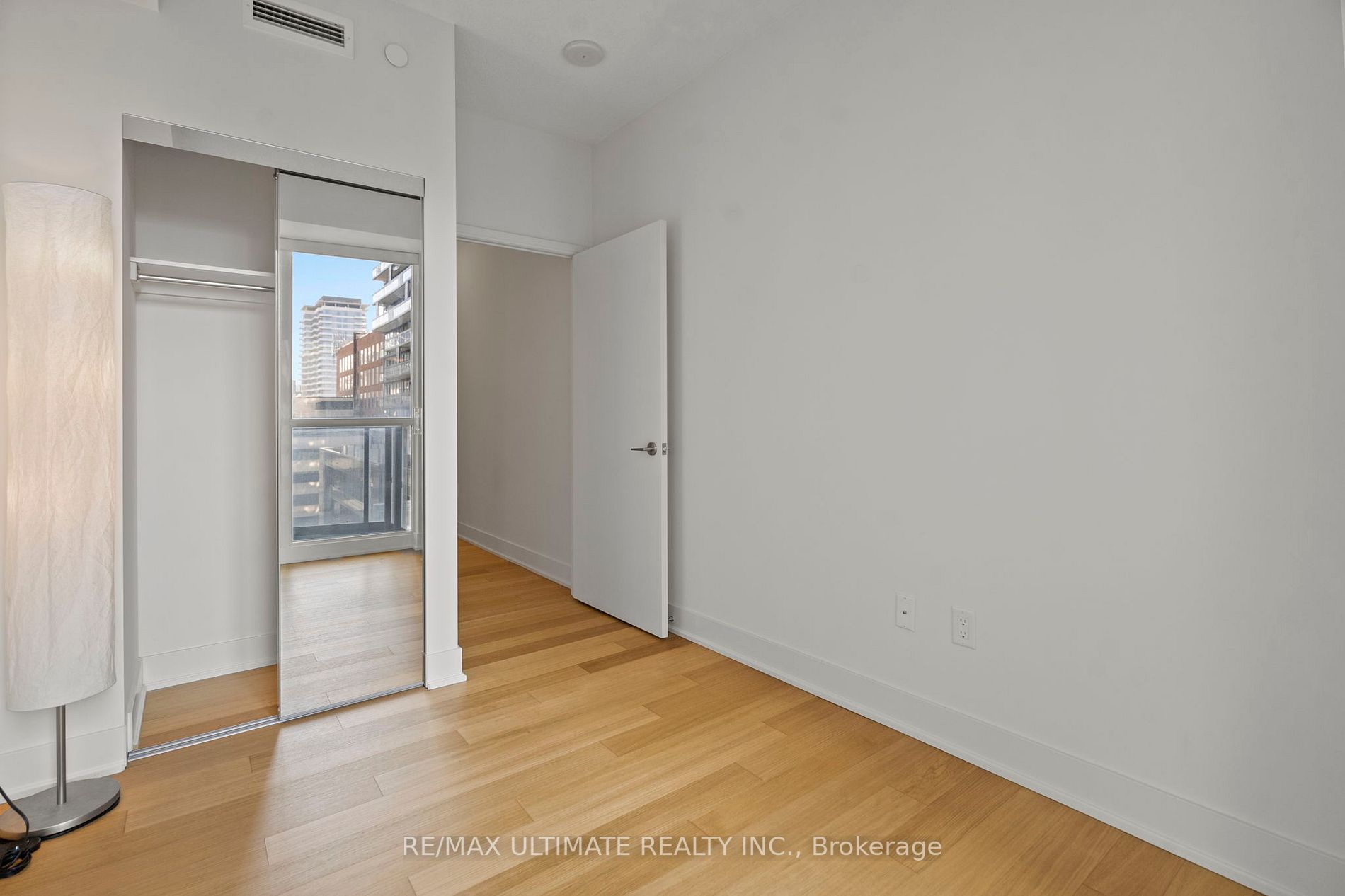 30 Roehampton Avenue, #802