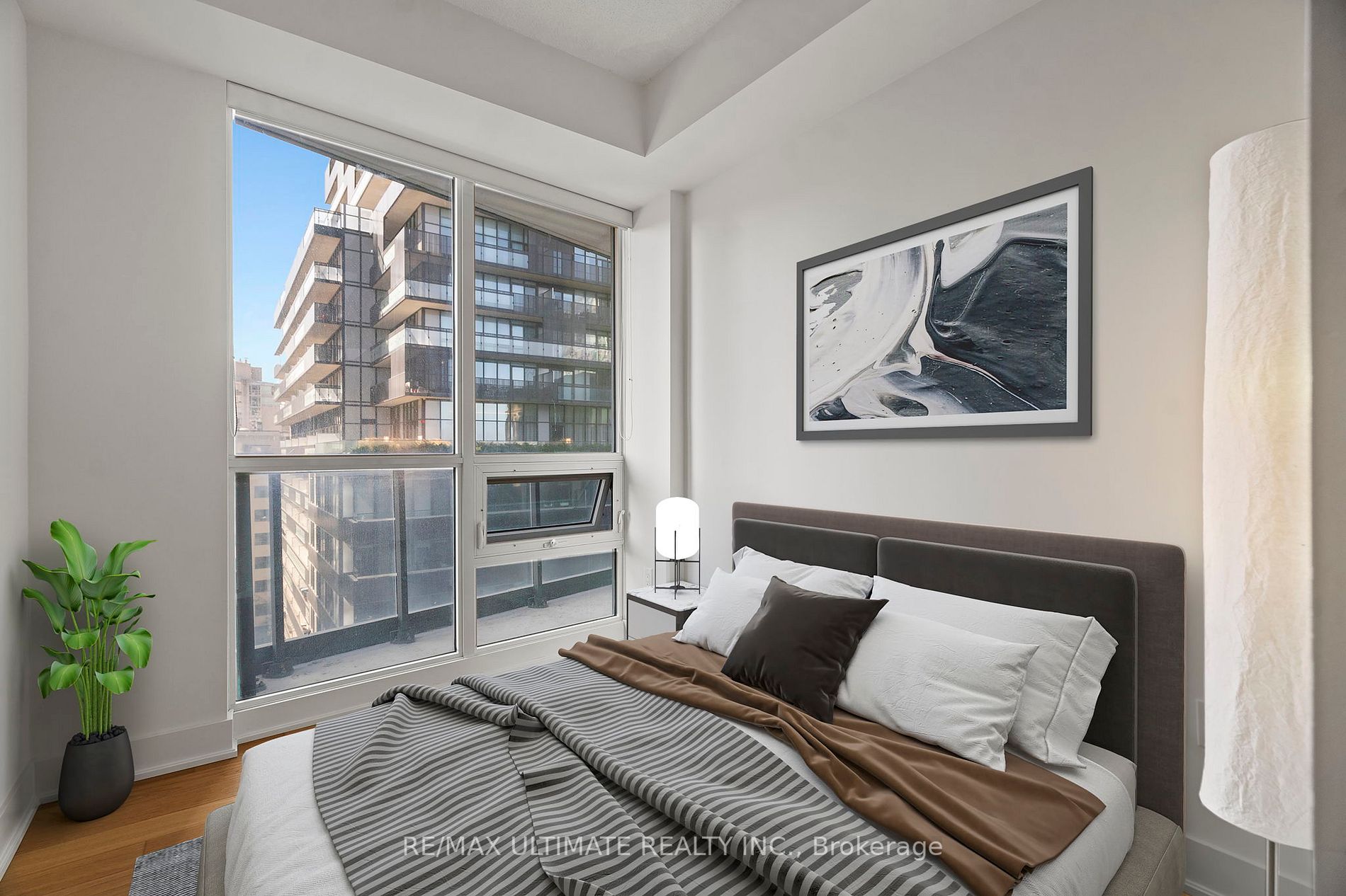 30 Roehampton Avenue, #802