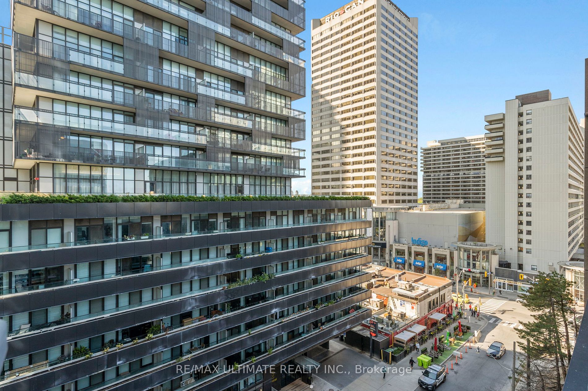 30 Roehampton Avenue, #802