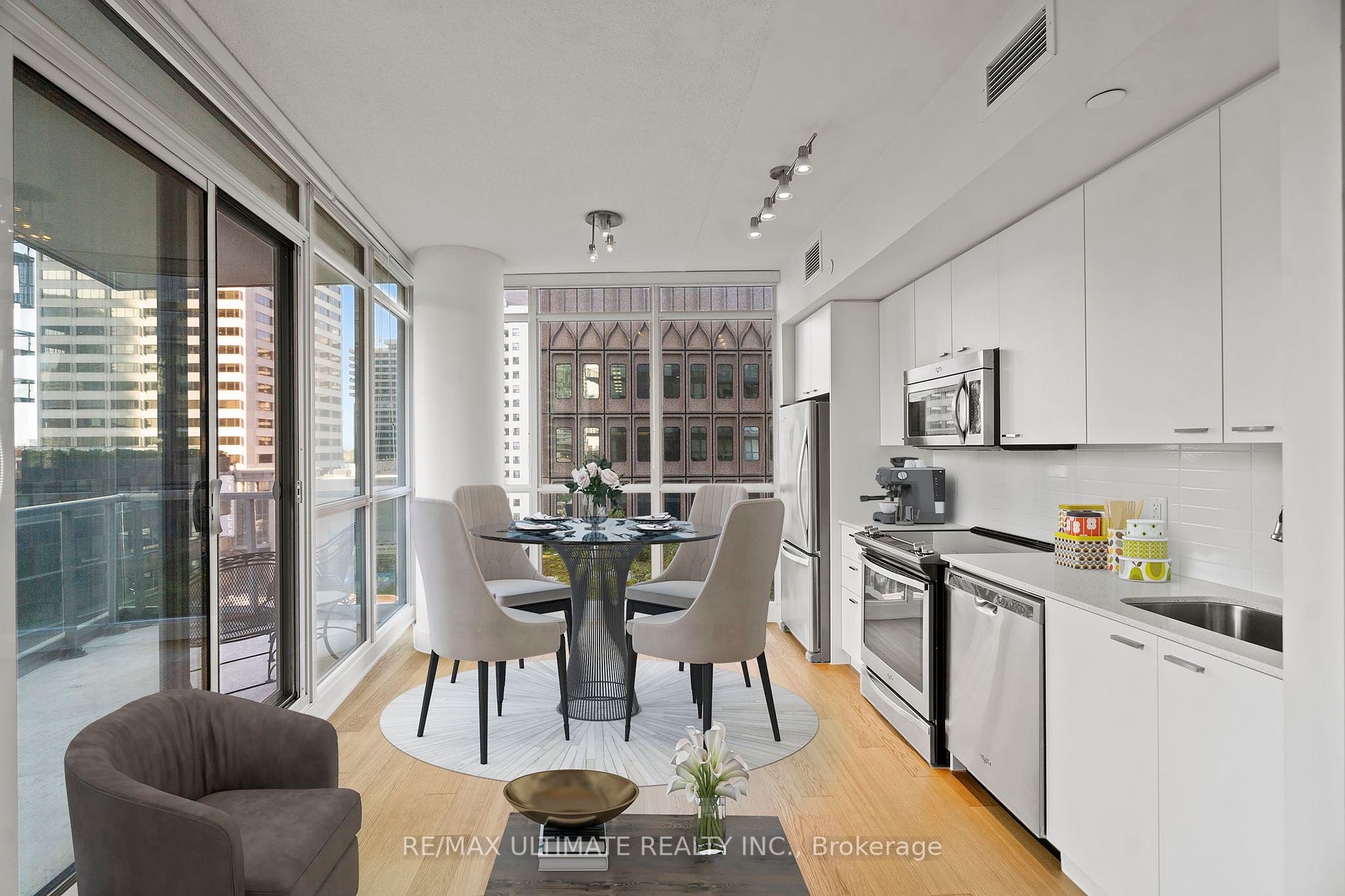 30 Roehampton Avenue, #802