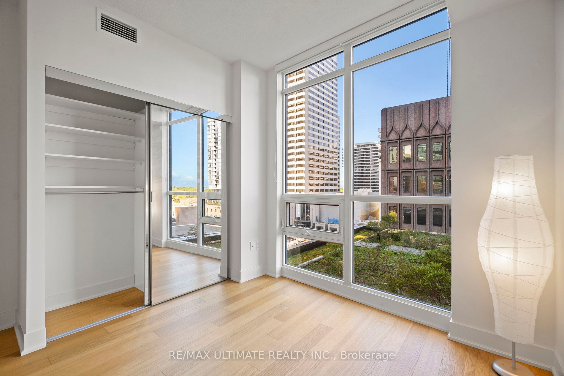30 Roehampton Avenue, #802