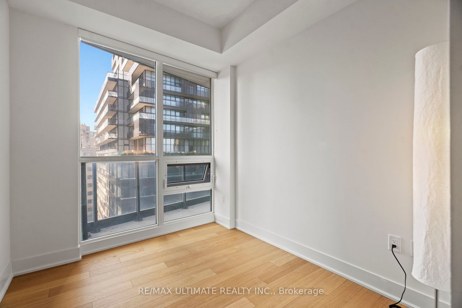 30 Roehampton Avenue, #802