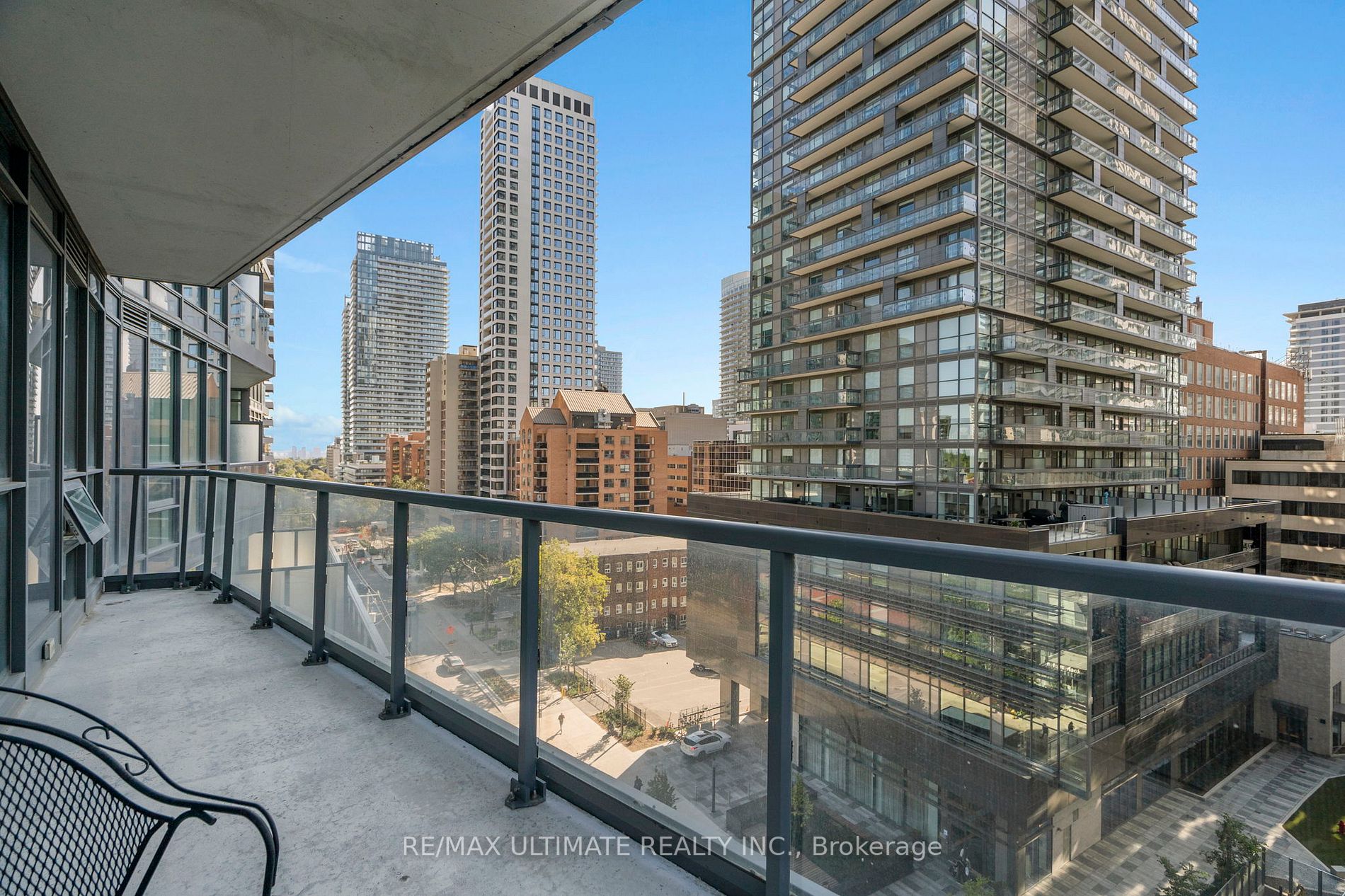 30 Roehampton Avenue, #802