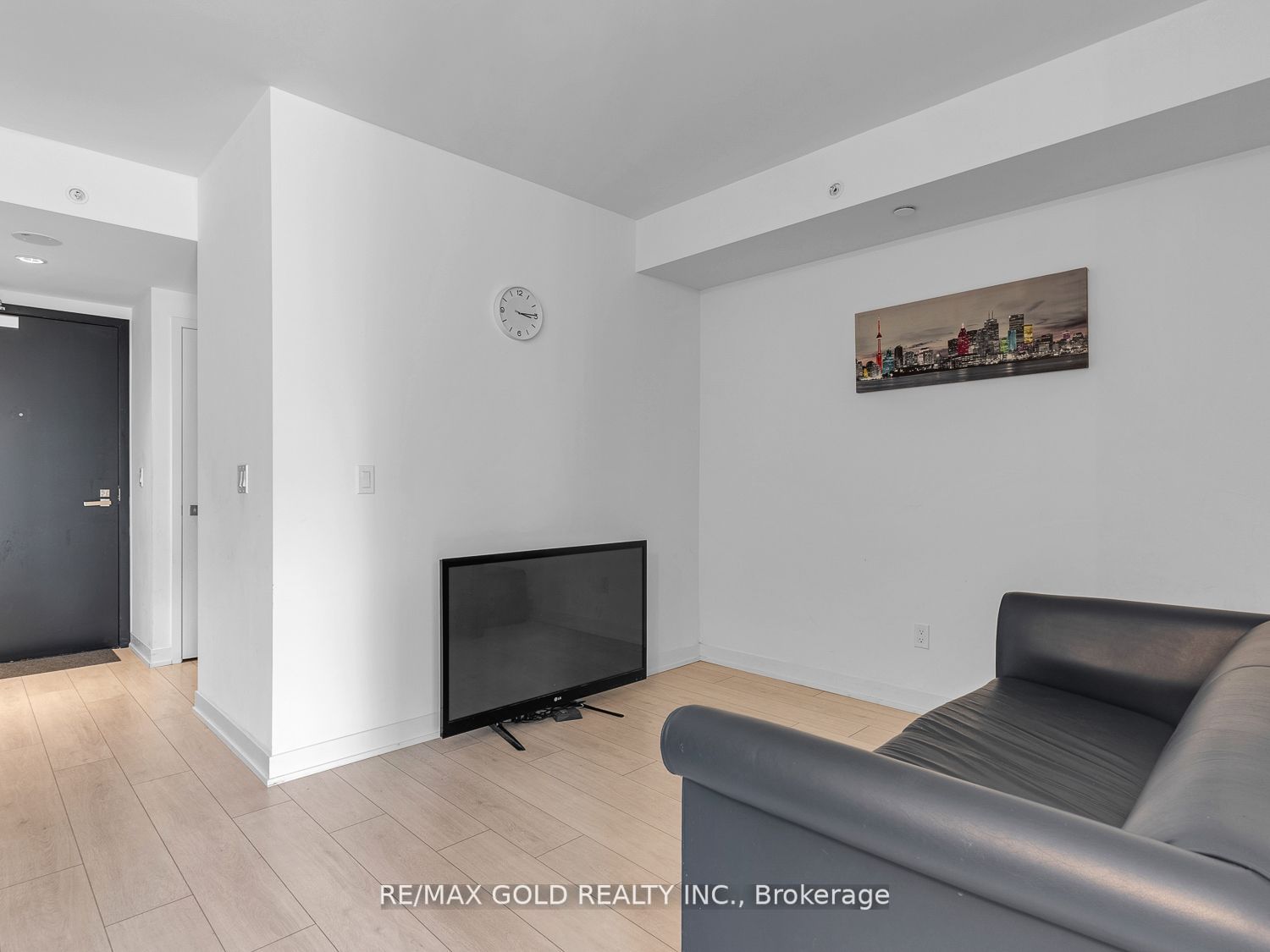 31 Tippett Rd, #453