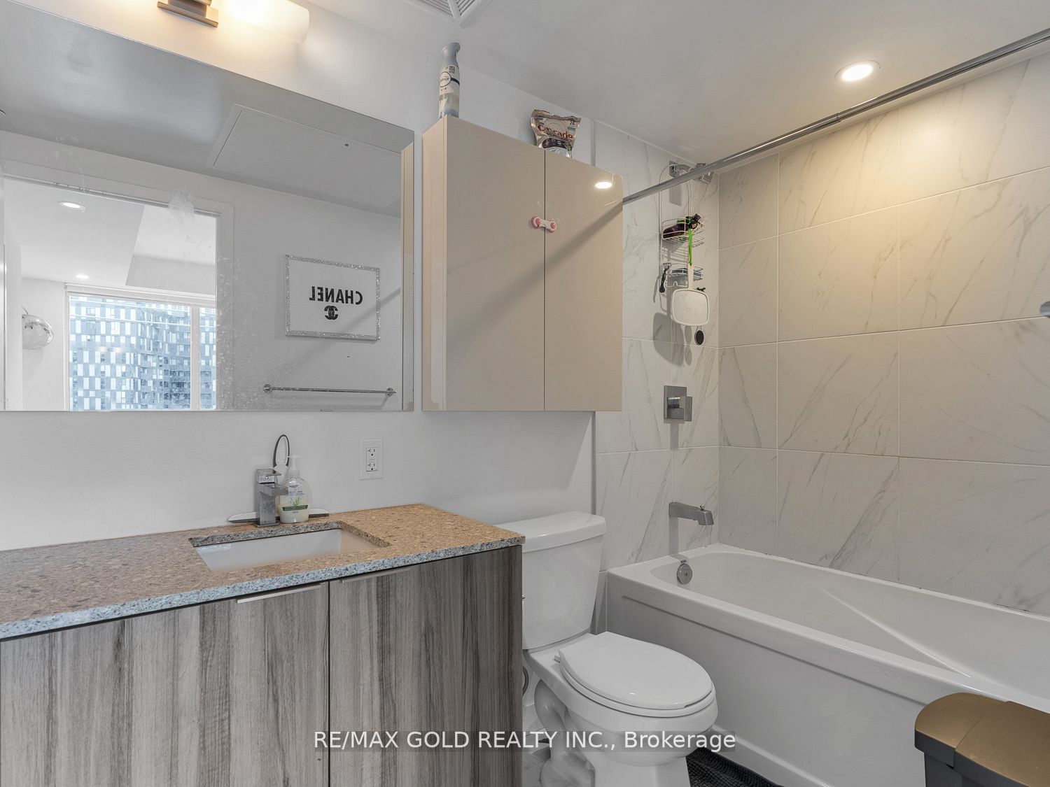 31 Tippett Rd, #453
