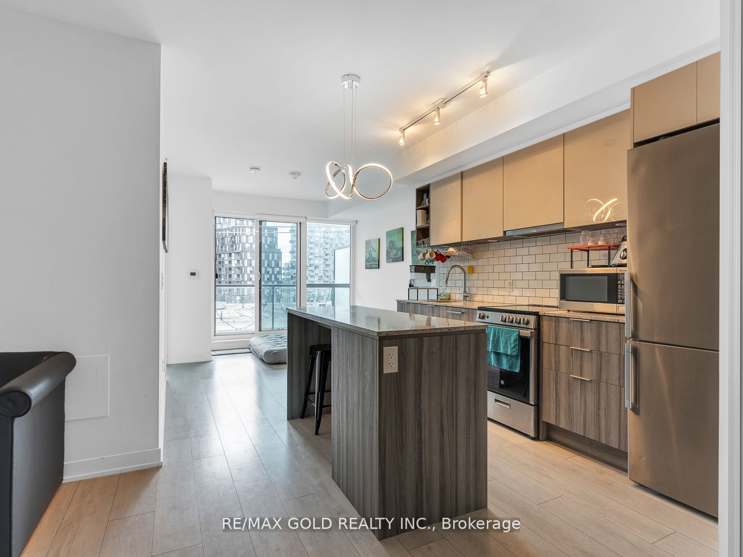 31 Tippett Rd, #453
