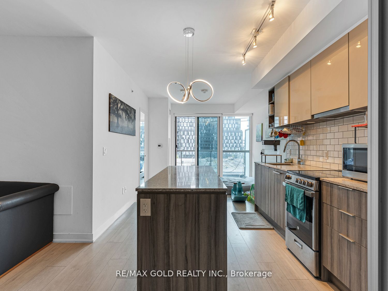 31 Tippett Rd, #453