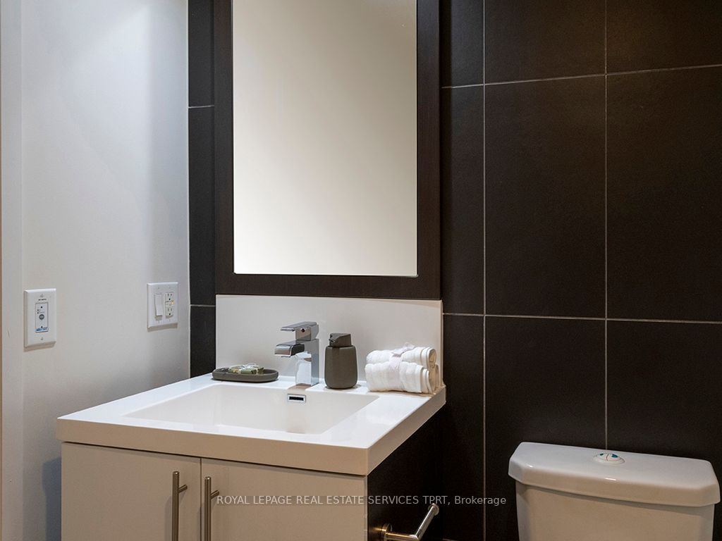 2 Anndale Dr, #2703