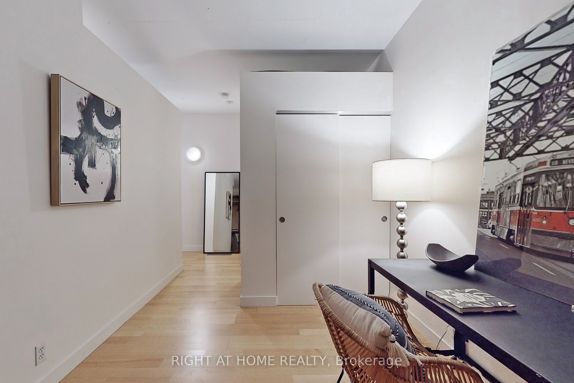 36 Charlotte St, #405