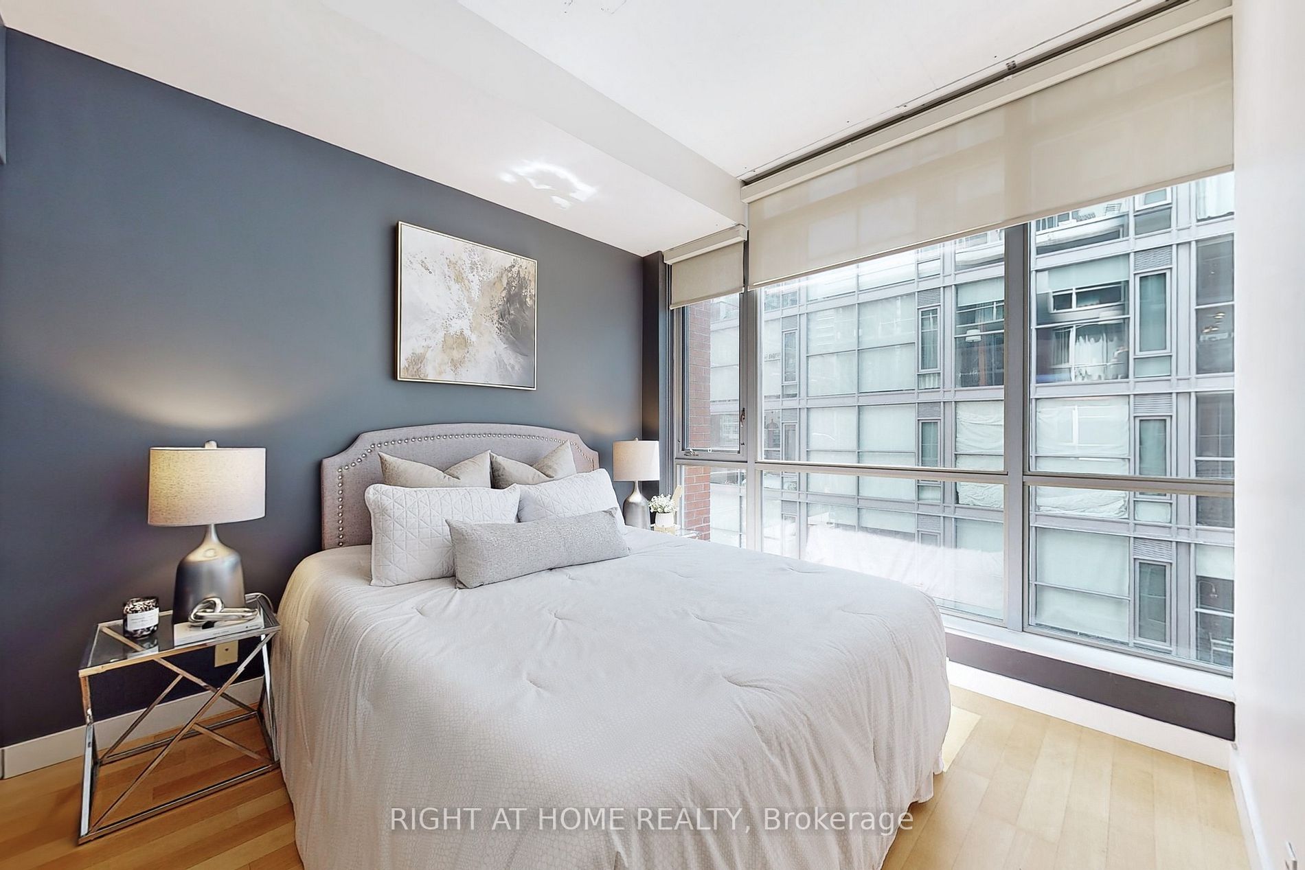 36 Charlotte St, #405